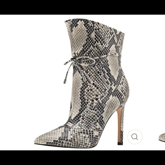 Genuine Leather Natural Snake Skin Print Nine West Tirzah Ankle Boots 6.5 - Picture 1 of 11